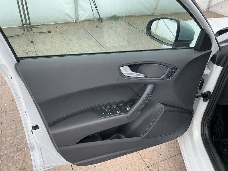 Audi A1 Sportback 1.0 TFSI 2018 – снимка 22