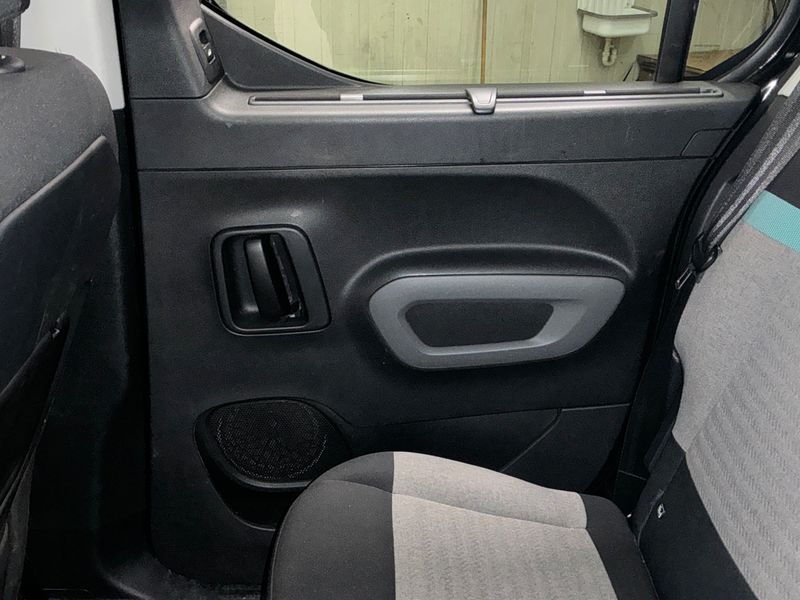Citroen Berlingo 1.2 PureTech Shine M 2020 – снимка 29