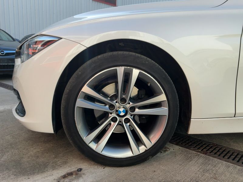 BMW 3er 320d xDrive Sport Line 2019 – снимка 17