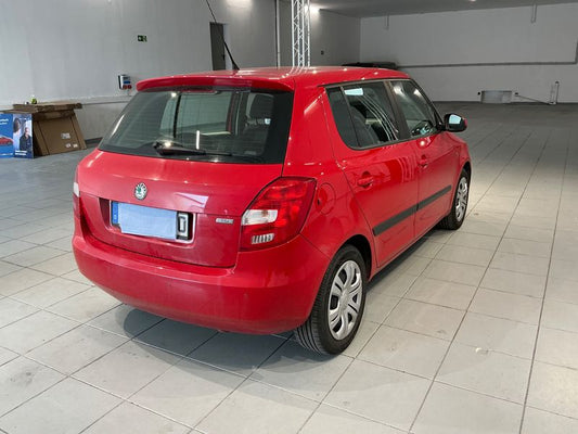 Skoda Fabia 1.2 TSI Ambiente 2011 – снимка 2