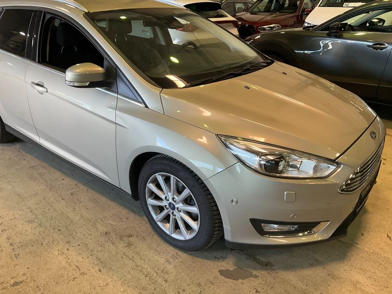 Ford Focus 1.0 EcoBoost Business 2015 – снимка 12