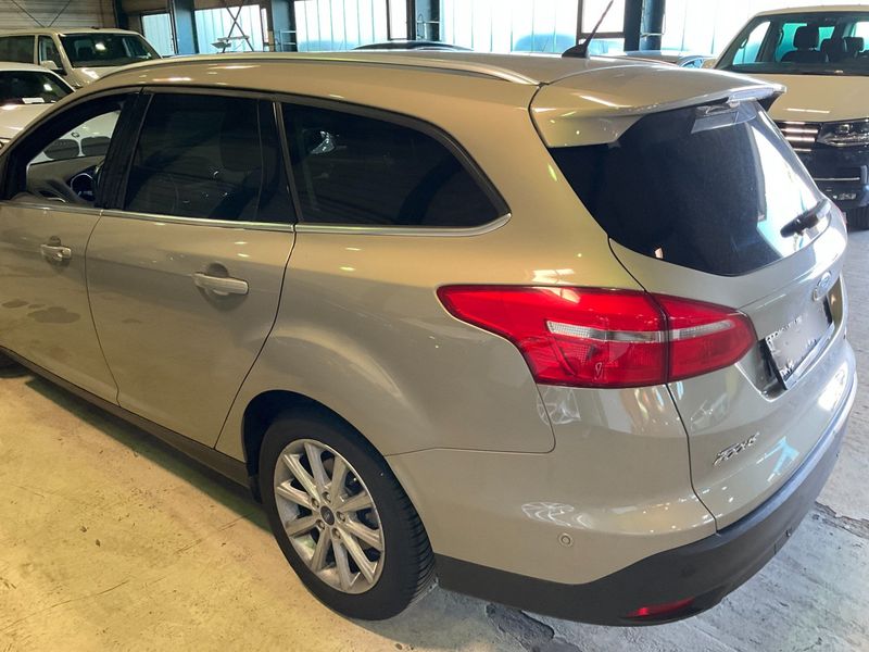 Ford Focus 1.0 EcoBoost Business 2015 – снимка 6