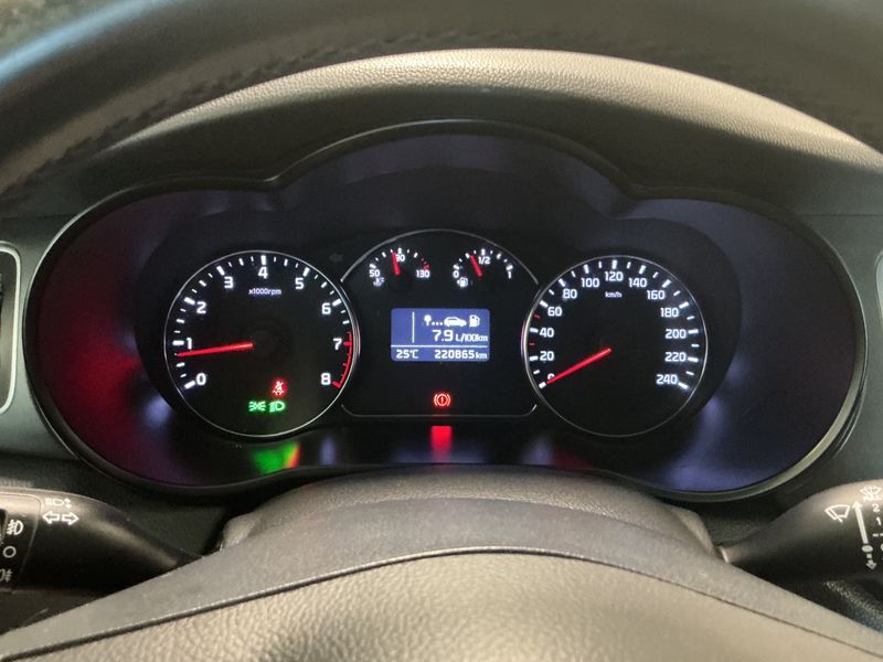 Kia Carens 1.6 GDI Active 2016 – снимка 13