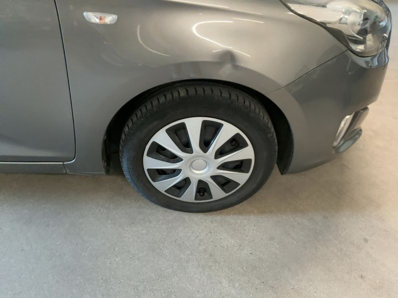 Kia Carens 1.6 GDI Active 2016 – снимка 20