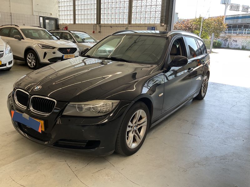 BMW 3er 318i 2011 – снимка 1