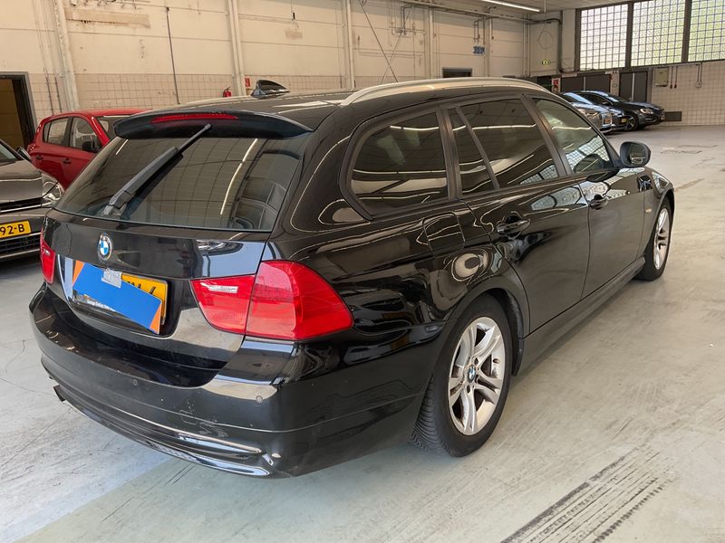 BMW 3er 318i 2011 – снимка 2