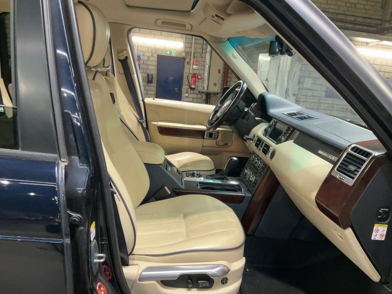 Land Rover Range Rover 3.6 TD V8 Vogue 2008 – снимка 16