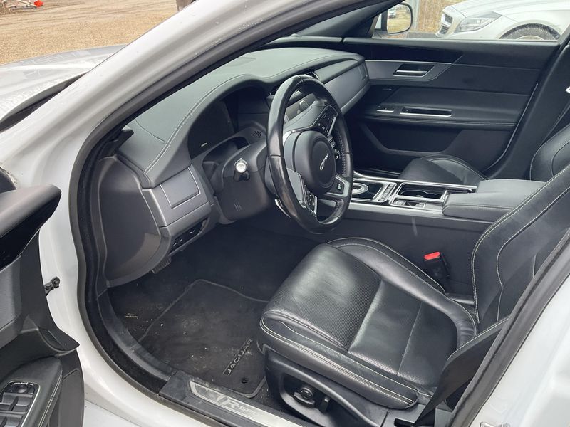 Jaguar XF 25d R-Sport AWD 2018 – снимка 16