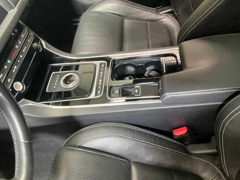 Jaguar XF 25d R-Sport AWD 2018 – снимка 37