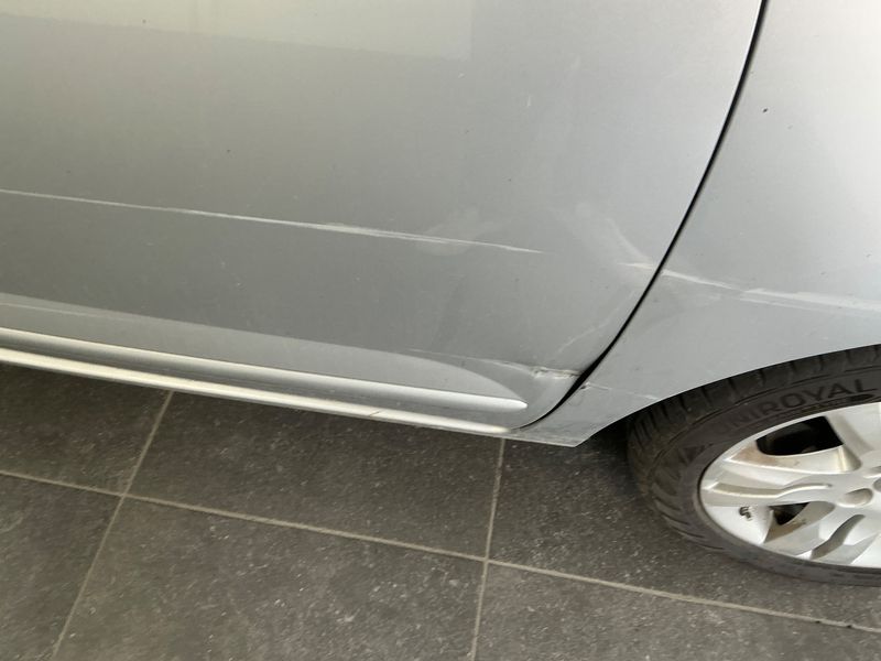 Peugeot 5008 1.6 Blue-HDi Allure 2016 – снимка на щета