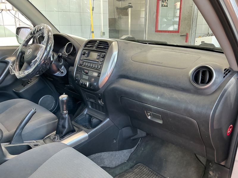 Toyota RAV 4 2.0 D-4D 4x4 2005 – снимка 26