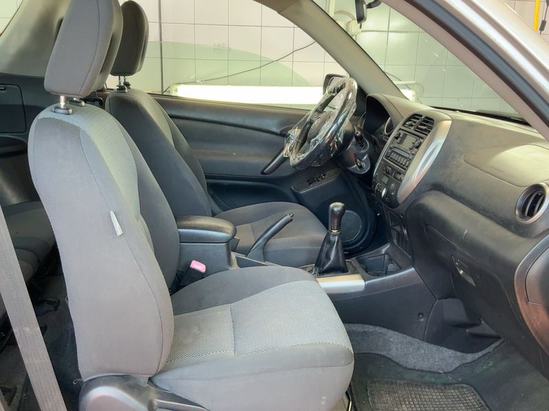 Toyota RAV 4 2.0 D-4D 4x4 2005 – снимка 16