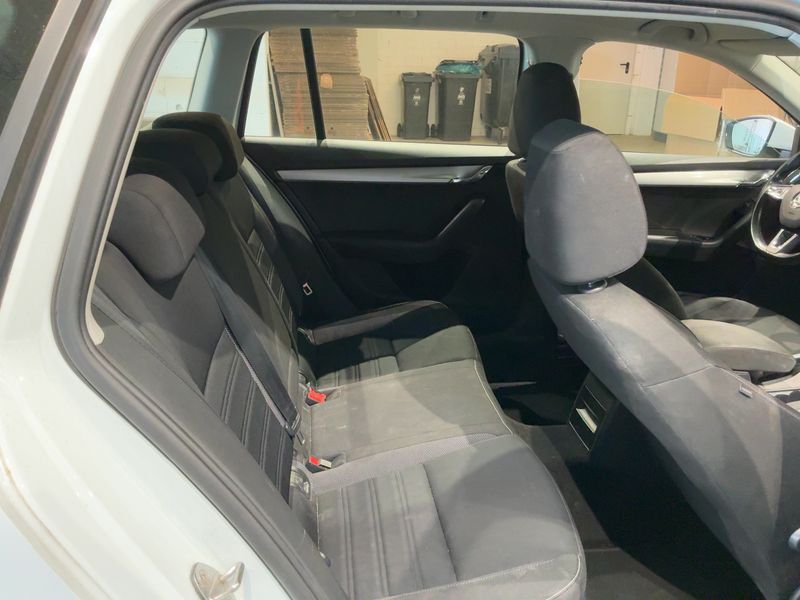 Skoda Octavia 1.6 TDI Ambition 2018 – снимка 19