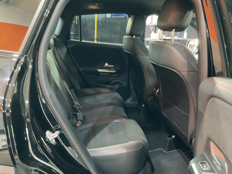 Mercedes-Benz GLA-Klasse GLA 200 d AMG Line 2021 – снимка 19