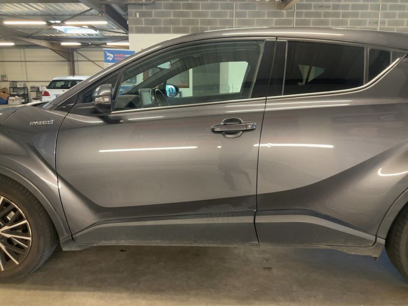 Toyota C-HR 1.8 Hybrid Distinctive 2017 – снимка 4