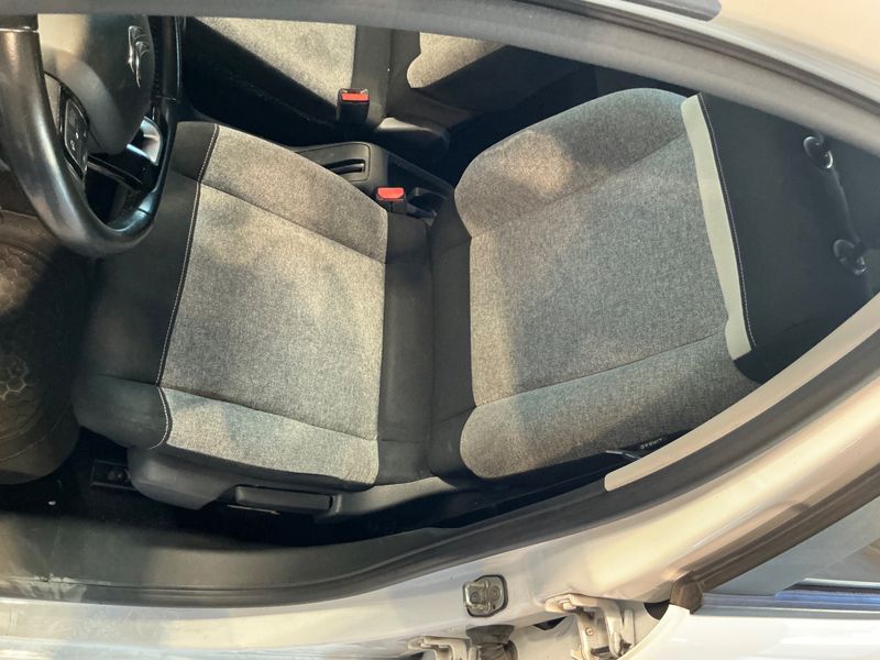 Citroen C3 1.2 PureTech Elle 2018 – снимка 25