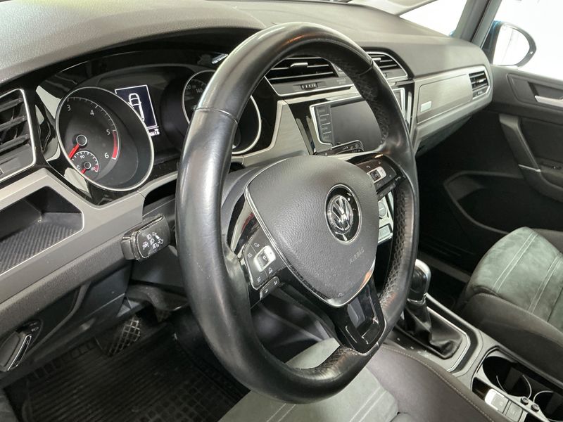 Volkswagen Touran 2.0 TDI Comfortline BlueMotion Tech 2016 – снимка 23