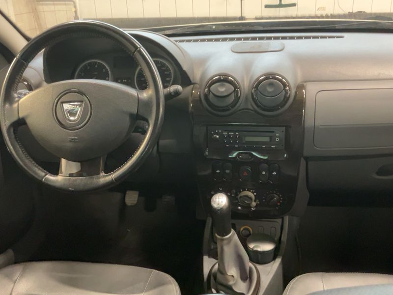 Dacia Duster 1.6 Prestige 4x2 2011 – снимка 18