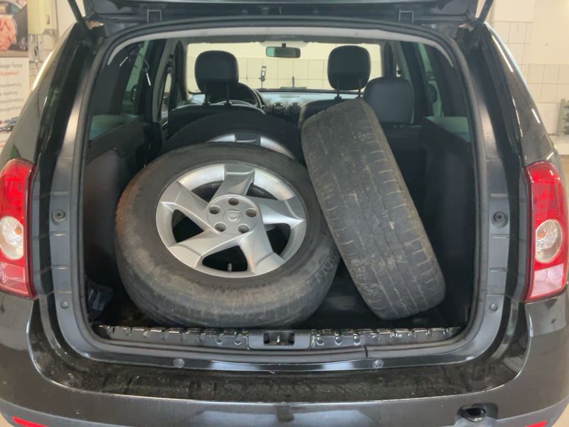 Dacia Duster 1.6 Prestige 4x2 2011 – снимка 16