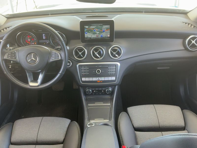 Mercedes-Benz GLA-Klasse GLA 220 4Matic Style 2019 – снимка 17