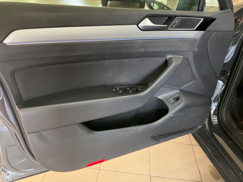 Volkswagen Passat 2.0 TDI Comfortline BlueMotion Tech 2018 – снимка 22