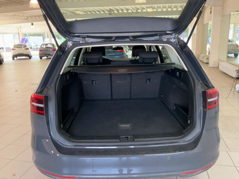 Volkswagen Passat 2.0 TDI Comfortline BlueMotion Tech 2018 – снимка 15