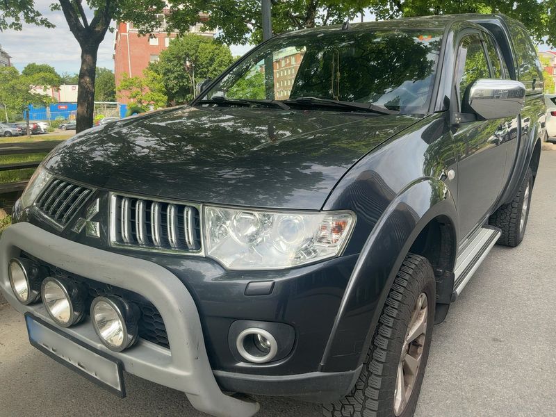 Mitsubishi L 200 2.5 DI-D Intense Doppelkabine 4WD 2010 – снимка 1