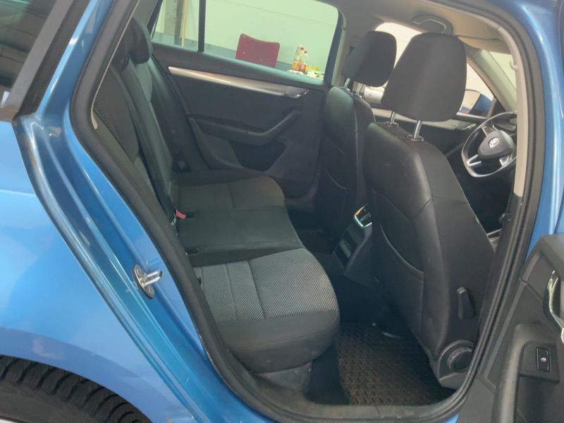 Skoda Octavia 2.0 TDI Ambition 2015 – снимка 19