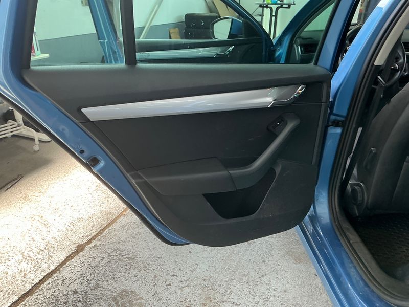 Skoda Octavia 2.0 TDI Ambition 2015 – снимка 29