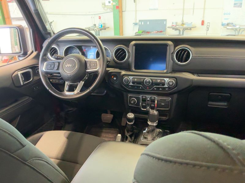 Jeep Wrangler Unlimited 2.0 4xe Plug-in Hybrid Sahara 2021 – снимка 17