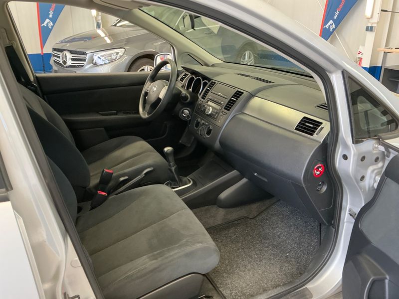 Nissan Tiida 1.6 Visia 2010 – снимка 3