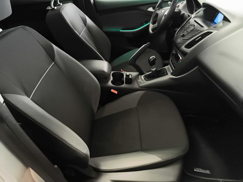 Ford Focus 1.6 TDCi Trend 2011 – снимка 10