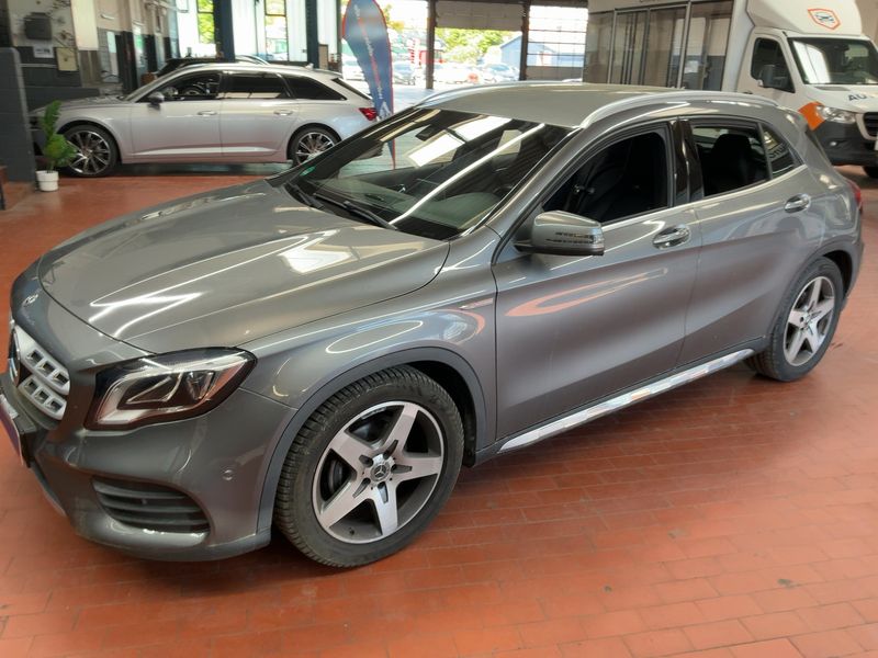 Mercedes-Benz GLA-Klasse GLA 180 AMG Line 2019 – снимка 2