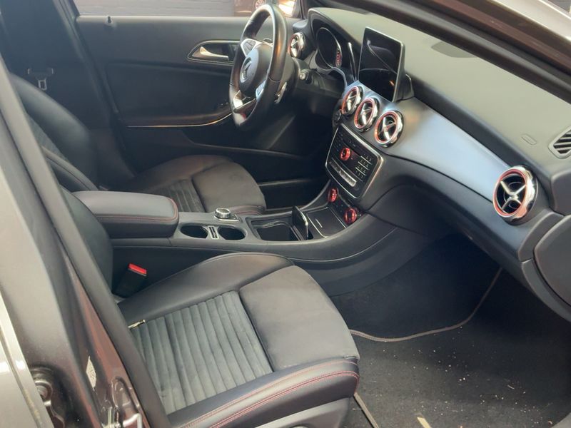 Mercedes-Benz GLA-Klasse GLA 180 AMG Line 2019 – снимка 16