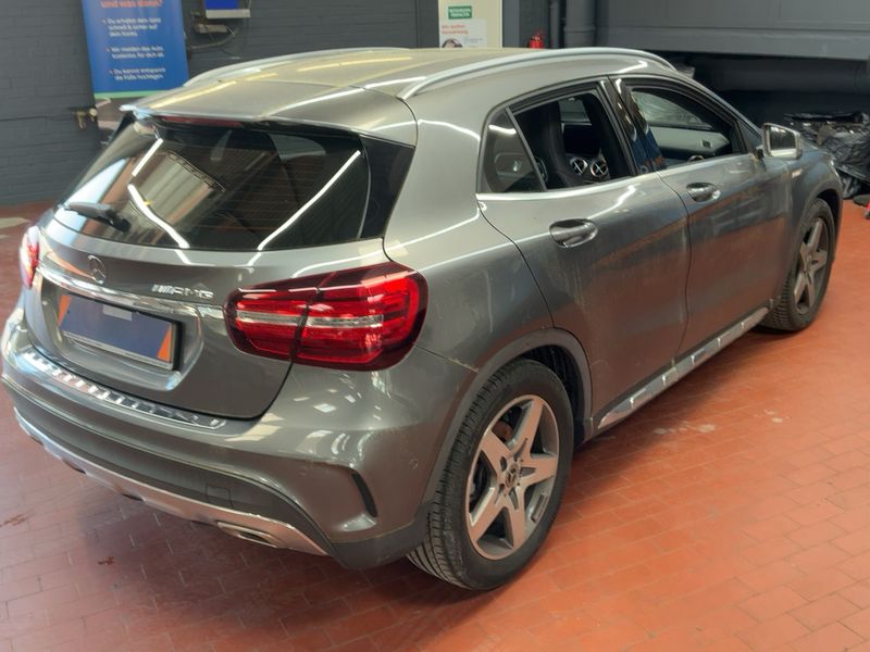 Mercedes-Benz GLA-Klasse GLA 180 AMG Line 2019 – снимка 8
