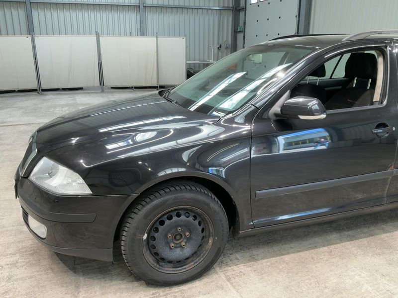 Skoda Octavia 1.6 FSI Ambiente 2008 – снимка 2