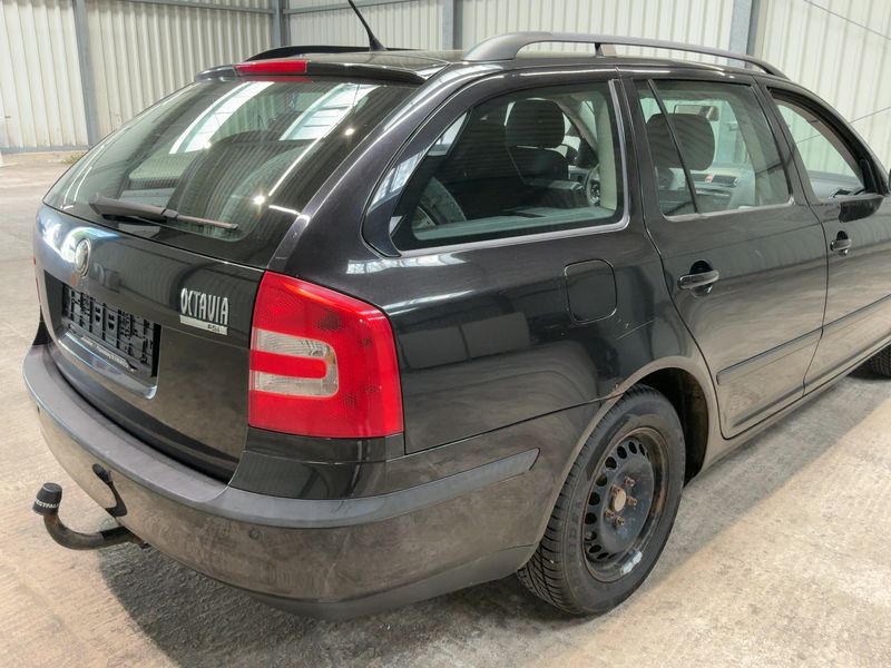 Skoda Octavia 1.6 FSI Ambiente 2008 – снимка 8