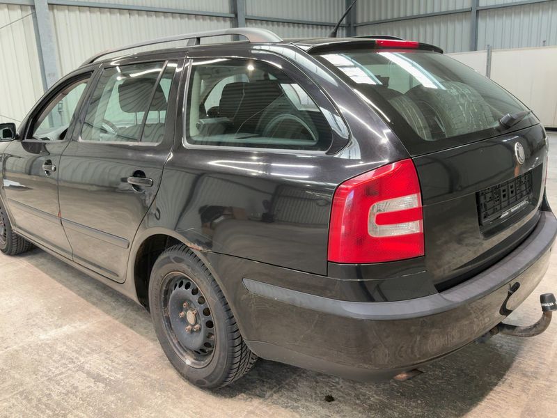 Skoda Octavia 1.6 FSI Ambiente 2008 – снимка 6