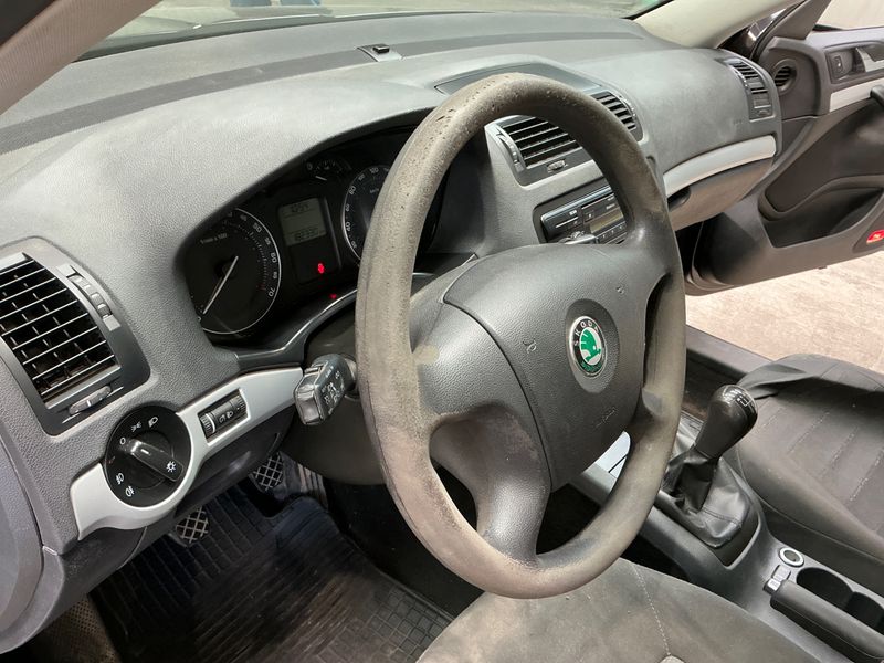 Skoda Octavia 1.6 FSI Ambiente 2008 – снимка 55
