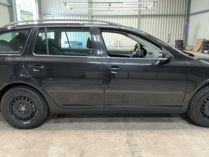 Skoda Octavia 1.6 FSI Ambiente 2008 – снимка 10