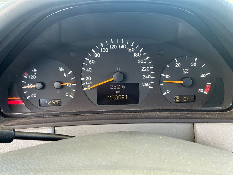 Mercedes-Benz E-Klasse E 320 CDI Elegance 2000 – снимка 4
