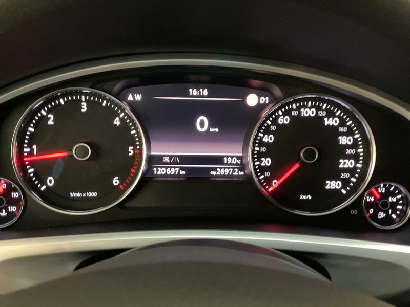 Volkswagen Touareg 3.0 V6 TDI Exclusive Terrain Tech BlueMotion Tech 2017 – снимка 19