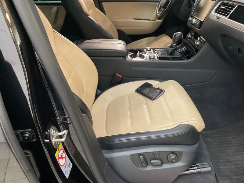 Volkswagen Touareg 3.0 V6 TDI Exclusive Terrain Tech BlueMotion Tech 2017 – снимка 24