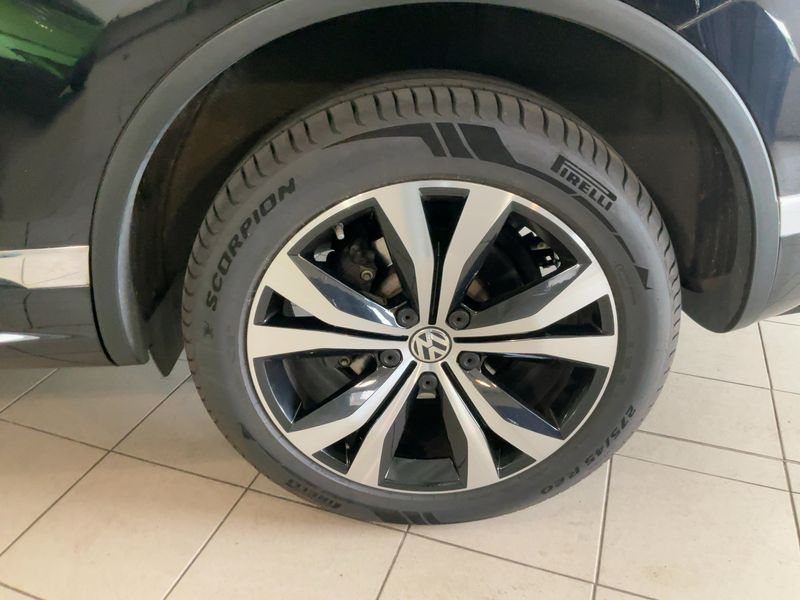 Volkswagen Touareg 3.0 V6 TDI Exclusive Terrain Tech BlueMotion Tech 2017 – снимка 5
