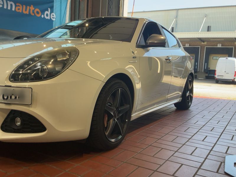 Alfa Romeo Giulietta 1.8 Turbo Quadrifoglio Verde 2010 – снимка 2