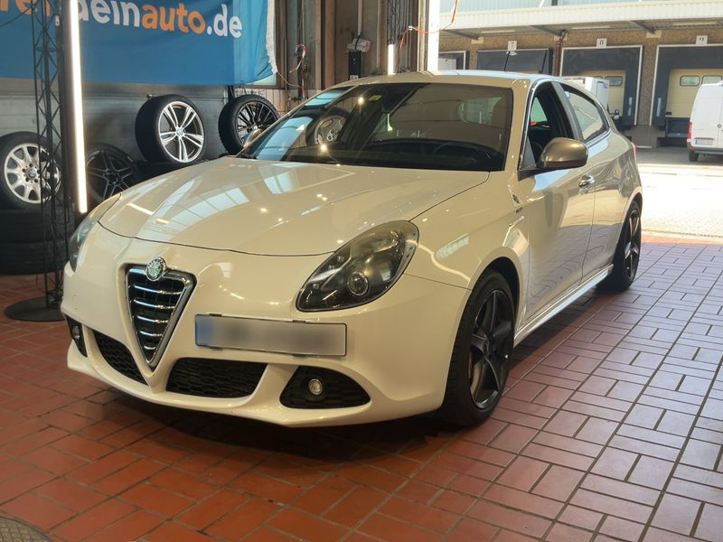 Alfa Romeo Giulietta 1.8 Turbo Quadrifoglio Verde 2010 – снимка 1