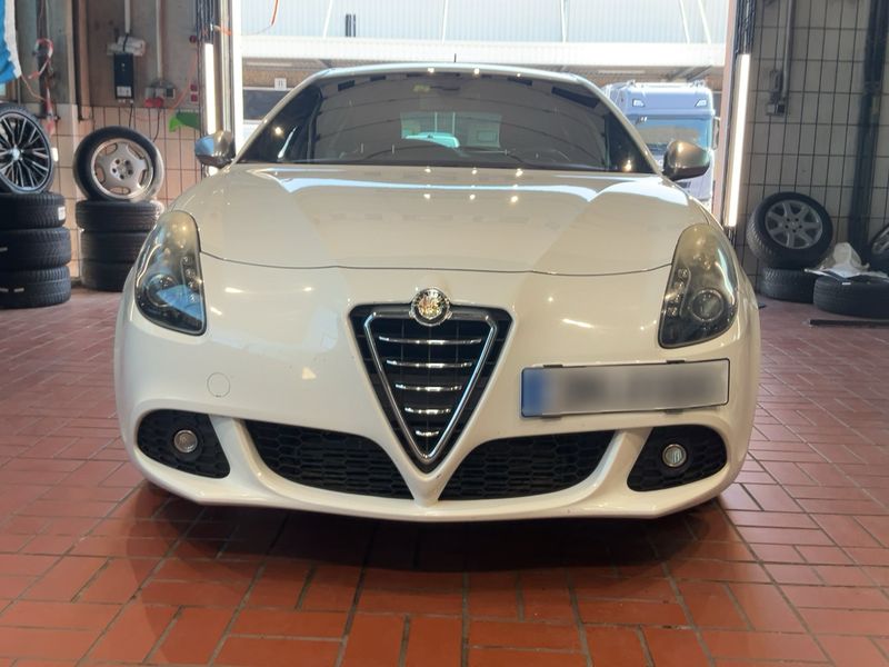 Alfa Romeo Giulietta 1.8 Turbo Quadrifoglio Verde 2010 – снимка 14
