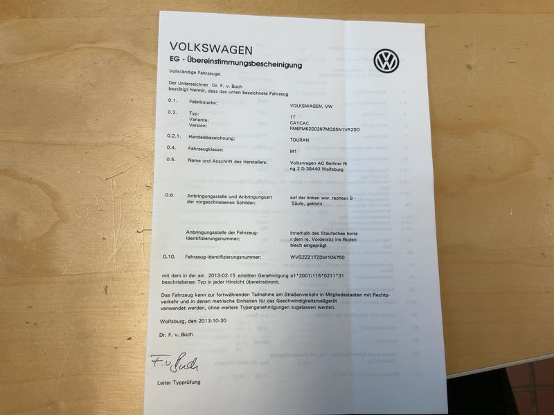 Volkswagen Touran 1.6 TDI Comfortline BlueMotion Tech 2013 – снимка 21