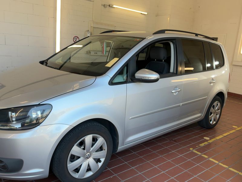 Volkswagen Touran 1.6 TDI Comfortline BlueMotion Tech 2013 – снимка 2