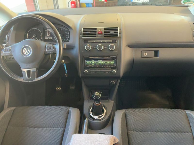 Volkswagen Touran 1.6 TDI Comfortline BlueMotion Tech 2013 – снимка 17